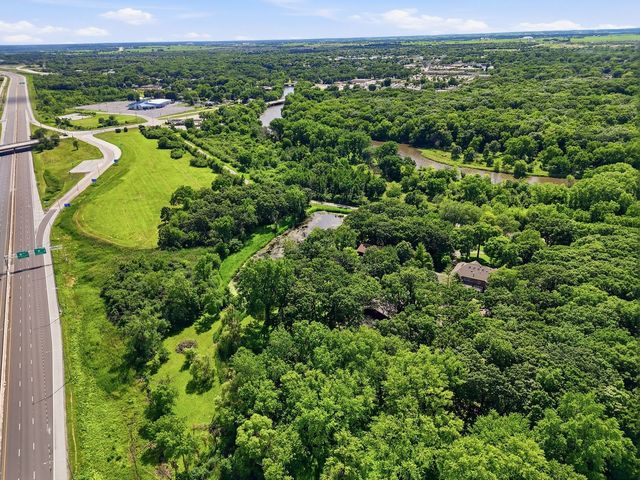 19631 NW Frontage Road, Shorewood, IL 60404