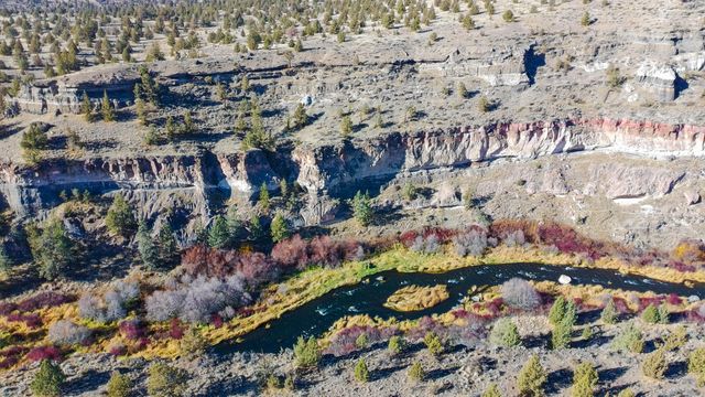 12233 NW Steelhead Falls Drive, Terrebonne, OR 97760