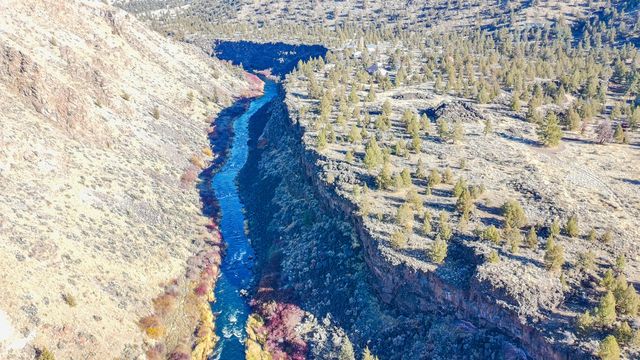 12233 NW Steelhead Falls Drive, Terrebonne, OR 97760