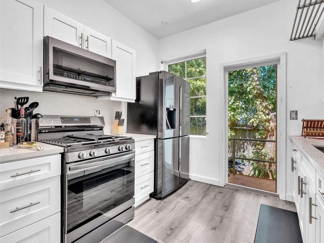 910 Lenox Ave 2, Miami Beach, FL 33139