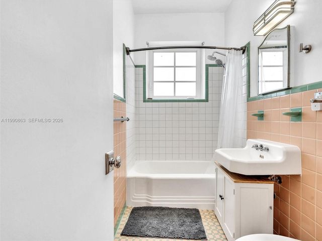 910 Lenox Ave 2, Miami Beach, FL 33139