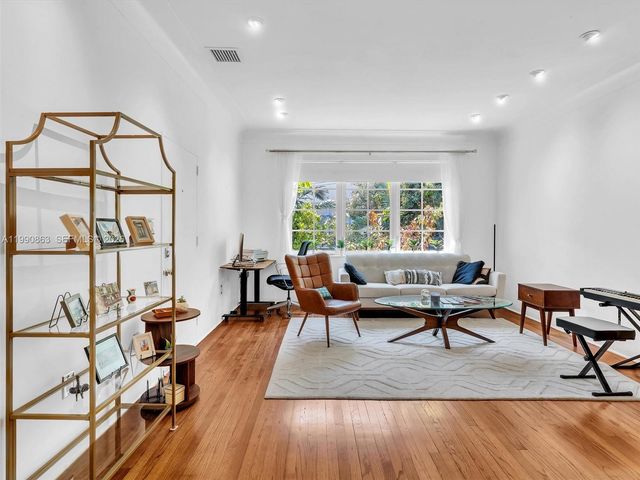 910 Lenox Ave 2, Miami Beach, FL 33139