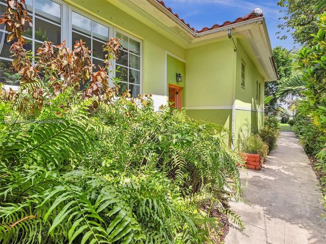 910 Lenox Ave 2, Miami Beach, FL 33139