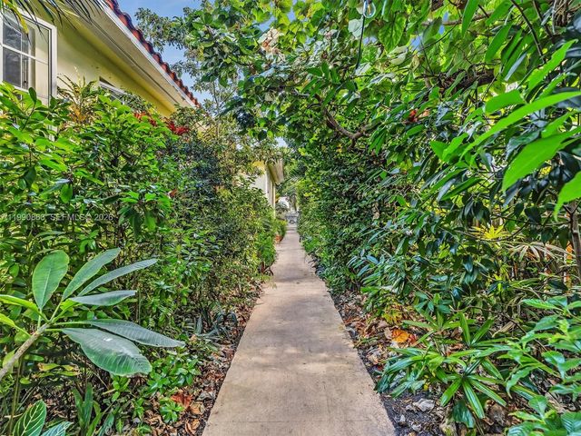 910 Lenox Ave 2, Miami Beach, FL 33139