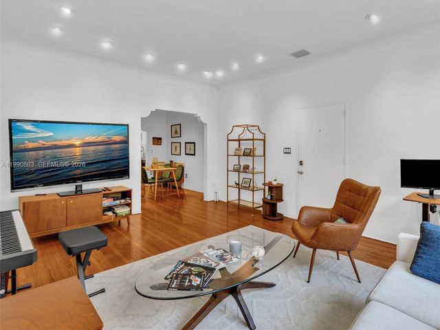 910 Lenox Ave 2, Miami Beach, FL 33139