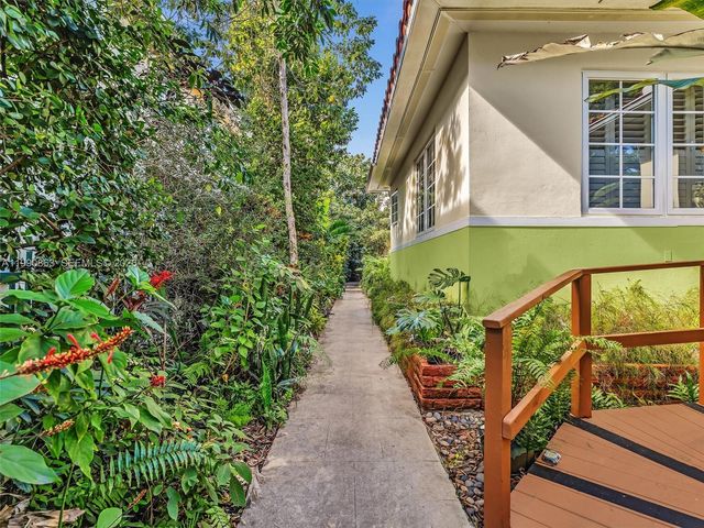 910 Lenox Ave 2, Miami Beach, FL 33139