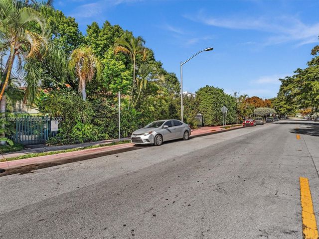 910 Lenox Ave 2, Miami Beach, FL 33139