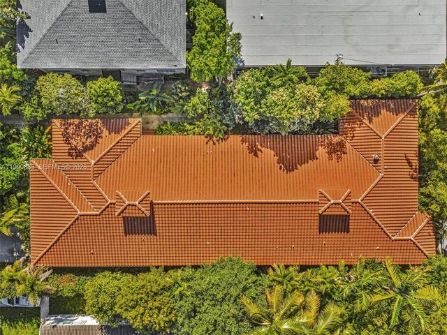 910 Lenox Ave 2, Miami Beach, FL 33139