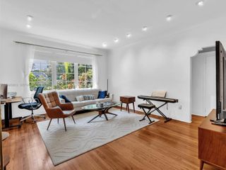 910 Lenox Ave 2, Miami Beach, FL 33139