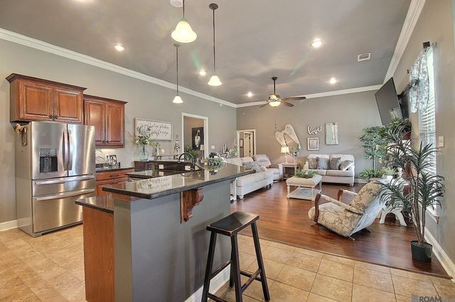 4418 Union Dr, Addis, LA 70710