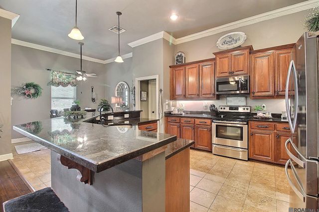 4418 Union Dr, Addis, LA 70710