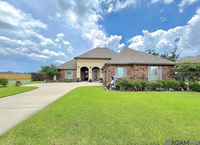 4418 Union Dr, Addis, LA 70710