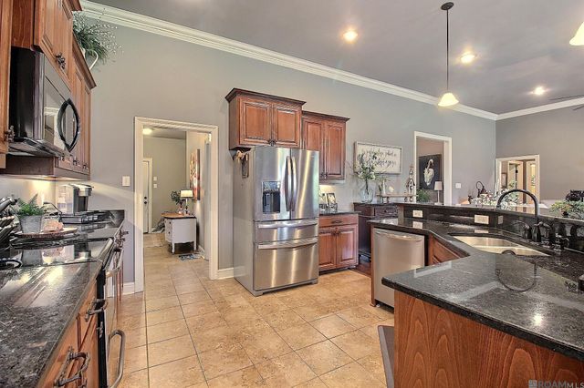 4418 Union Dr, Addis, LA 70710