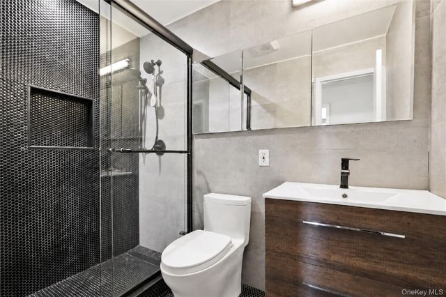 827 E 161st Street B, Bronx, NY 10459
