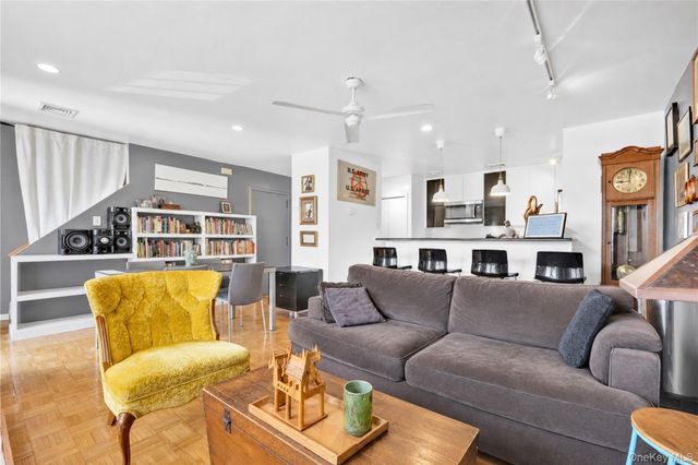 827 E 161st Street B, Bronx, NY 10459