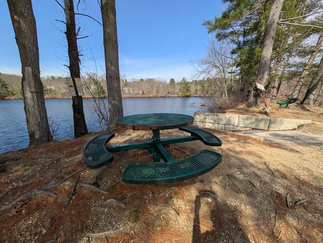 192 Southbridge Road, Dudley, MA 01571