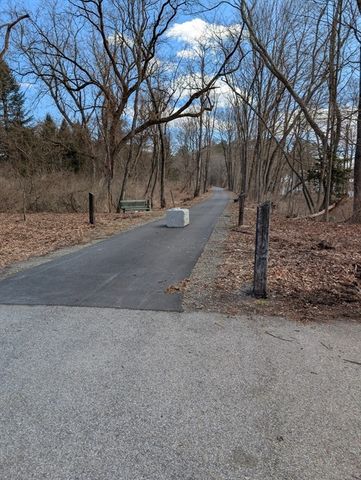 192 Southbridge Road, Dudley, MA 01571