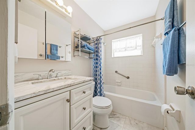 5527 COMMONWEALTH AVENUE N, St Petersburg, FL 33703