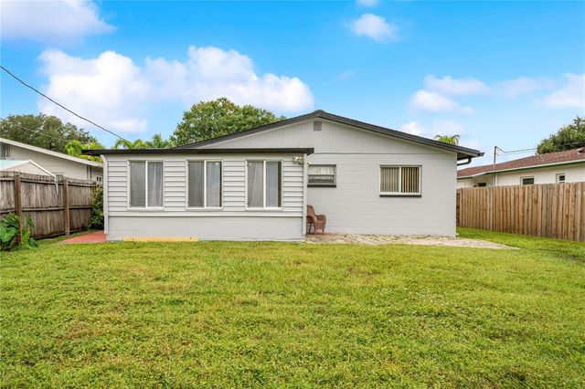 5527 COMMONWEALTH AVENUE N, St Petersburg, FL 33703