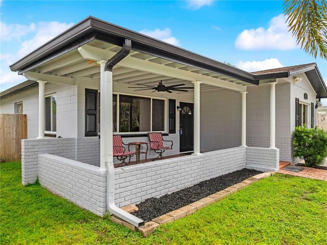 5527 COMMONWEALTH AVENUE N, St Petersburg, FL 33703