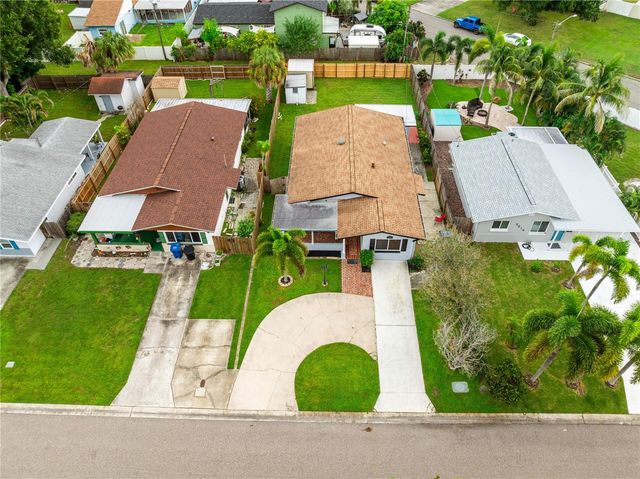5527 COMMONWEALTH AVENUE N, St Petersburg, FL 33703