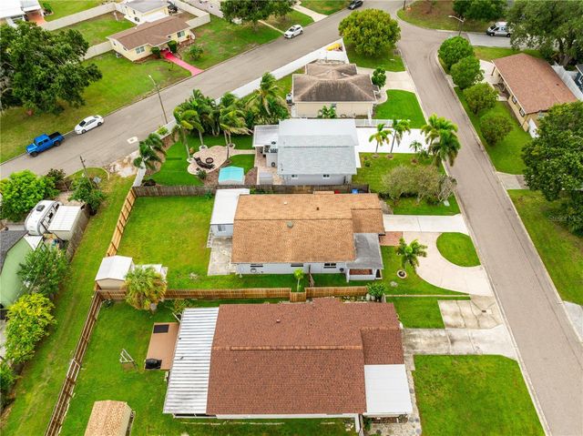 5527 COMMONWEALTH AVENUE N, St Petersburg, FL 33703