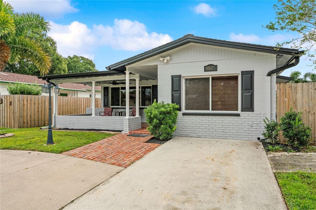5527 COMMONWEALTH AVENUE N, St Petersburg, FL 33703
