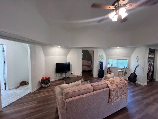 297 Vista Dr, Sandia, TX 78383