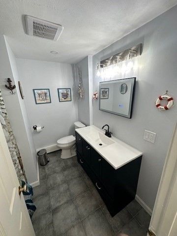 67 Algonquin St, Wareham, MA 02532