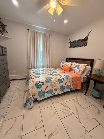 67 Algonquin St, Wareham, MA 02532