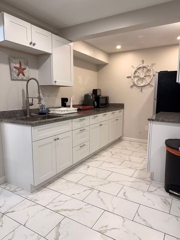 67 Algonquin St, Wareham, MA 02532