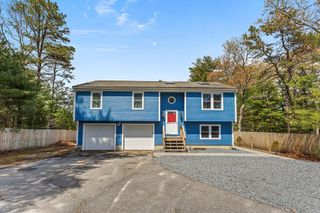67 Algonquin St, Wareham, MA 02532