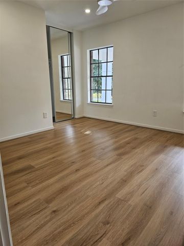 3027 Country Club Boulevard, Sugar Land, TX 77478