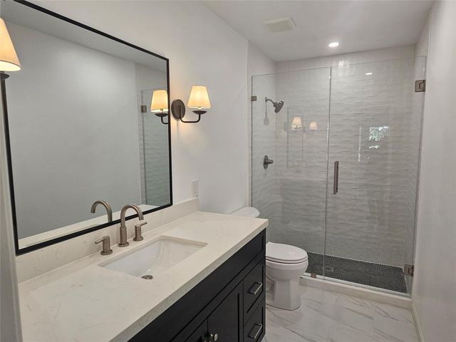 3027 Country Club Boulevard, Sugar Land, TX 77478