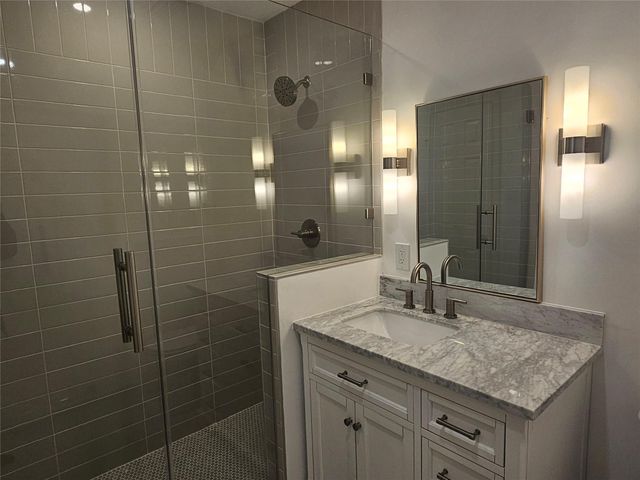 3027 Country Club Boulevard, Sugar Land, TX 77478