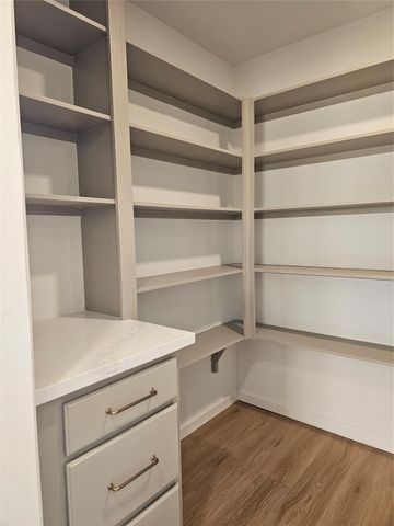 3027 Country Club Boulevard, Sugar Land, TX 77478