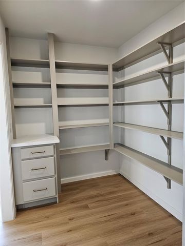 3027 Country Club Boulevard, Sugar Land, TX 77478