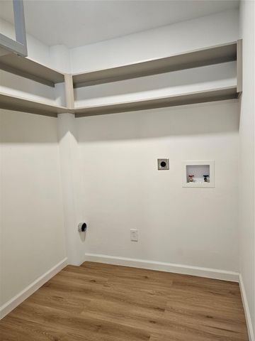 3027 Country Club Boulevard, Sugar Land, TX 77478