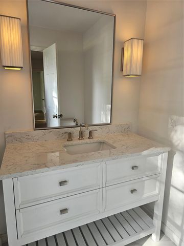 3027 Country Club Boulevard, Sugar Land, TX 77478