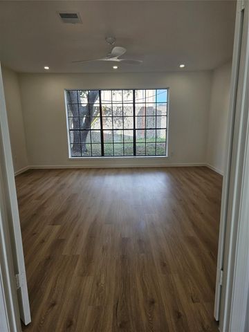 3027 Country Club Boulevard, Sugar Land, TX 77478