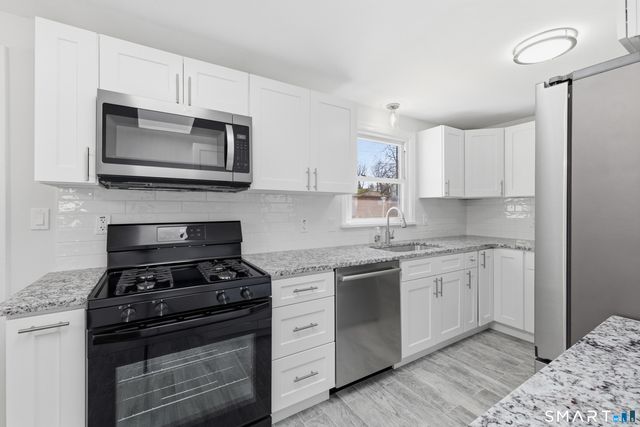 109 Glenwood Drive, Plainville, CT 06062