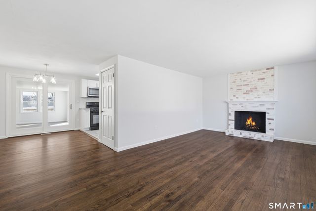 109 Glenwood Drive, Plainville, CT 06062