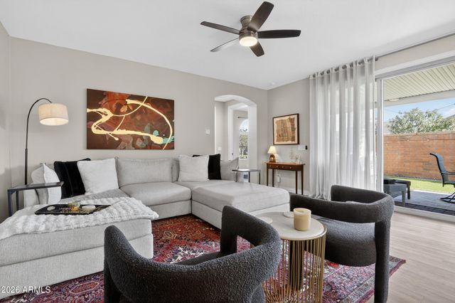 2060 S AGNES Lane, Gilbert, AZ 85295