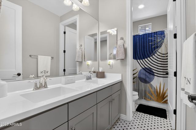 2060 S AGNES Lane, Gilbert, AZ 85295