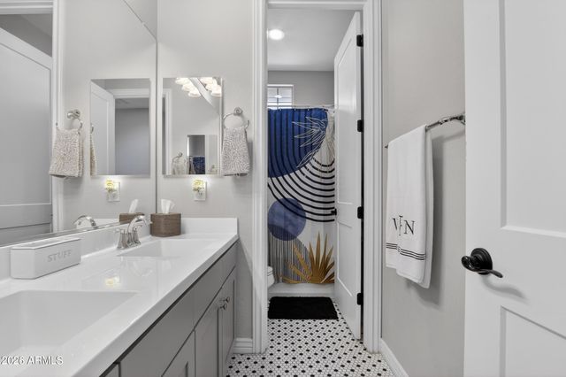 2060 S AGNES Lane, Gilbert, AZ 85295