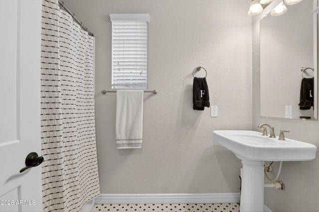 2060 S AGNES Lane, Gilbert, AZ 85295