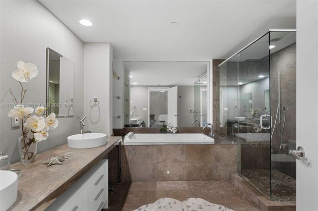 495 Brickell Ave 805, Miami, FL 33131