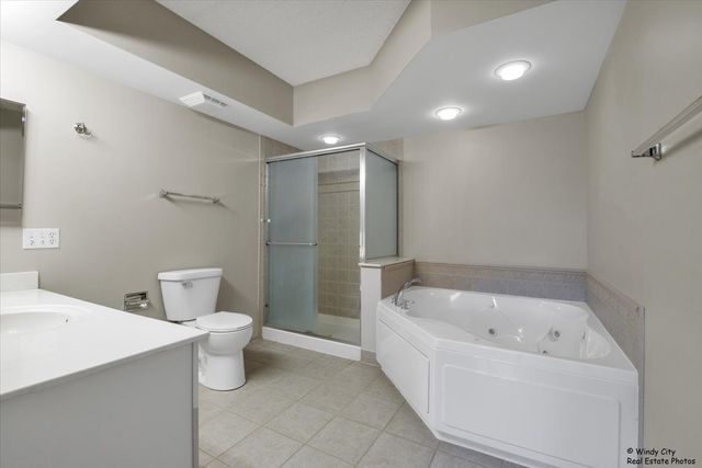5555 N Cumberland Avenue 410, Chicago, IL 60656