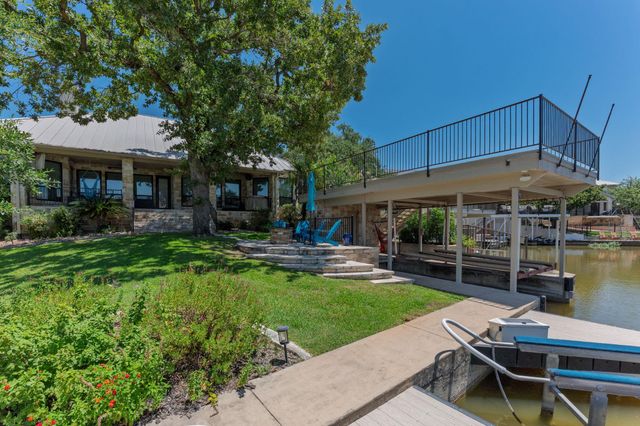 3012 Driftwood LN, Horseshoe Bay, TX 78657