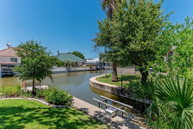 3012 Driftwood LN, Horseshoe Bay, TX 78657